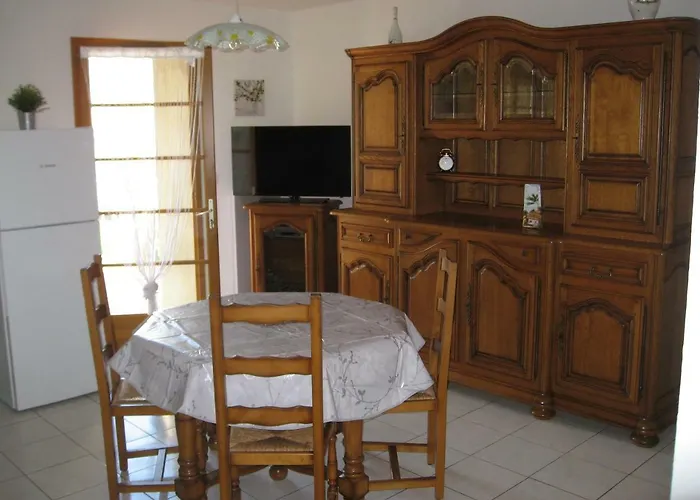 Joli T2 Rdc Ancienne Bergerie لا سين سور مير